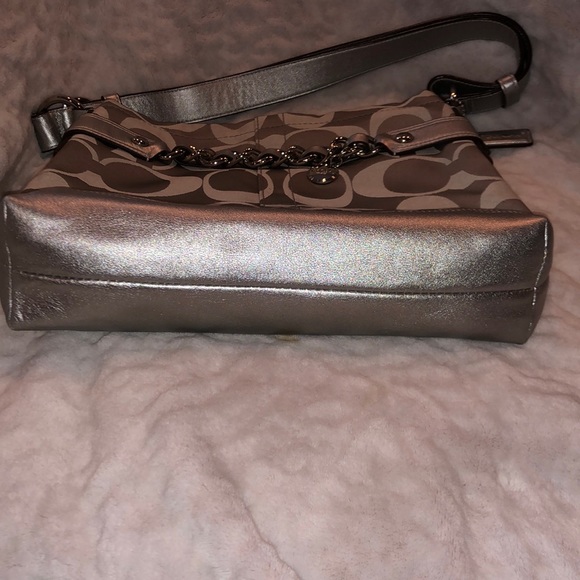 Gorgeous Coach gray an silver leather pink lining 12x10x3 9” drop strap - Picture 11 of 11
